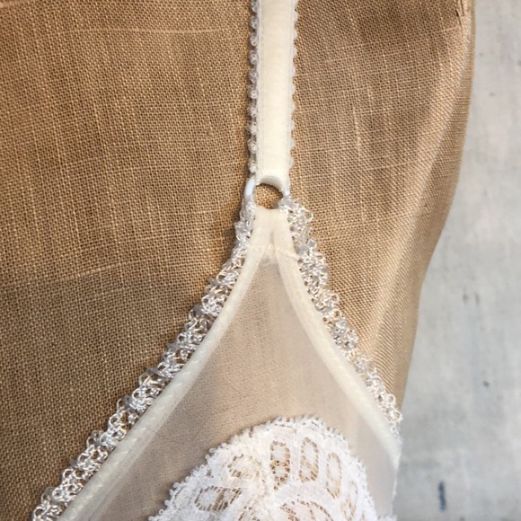 SOLD‼️VALENTINO Bra - Picture 5 of 8